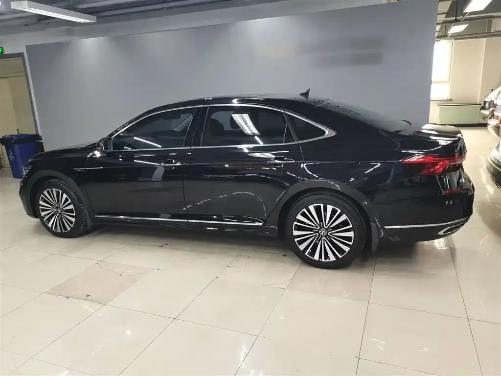 Volkswagen Passat — фото 5