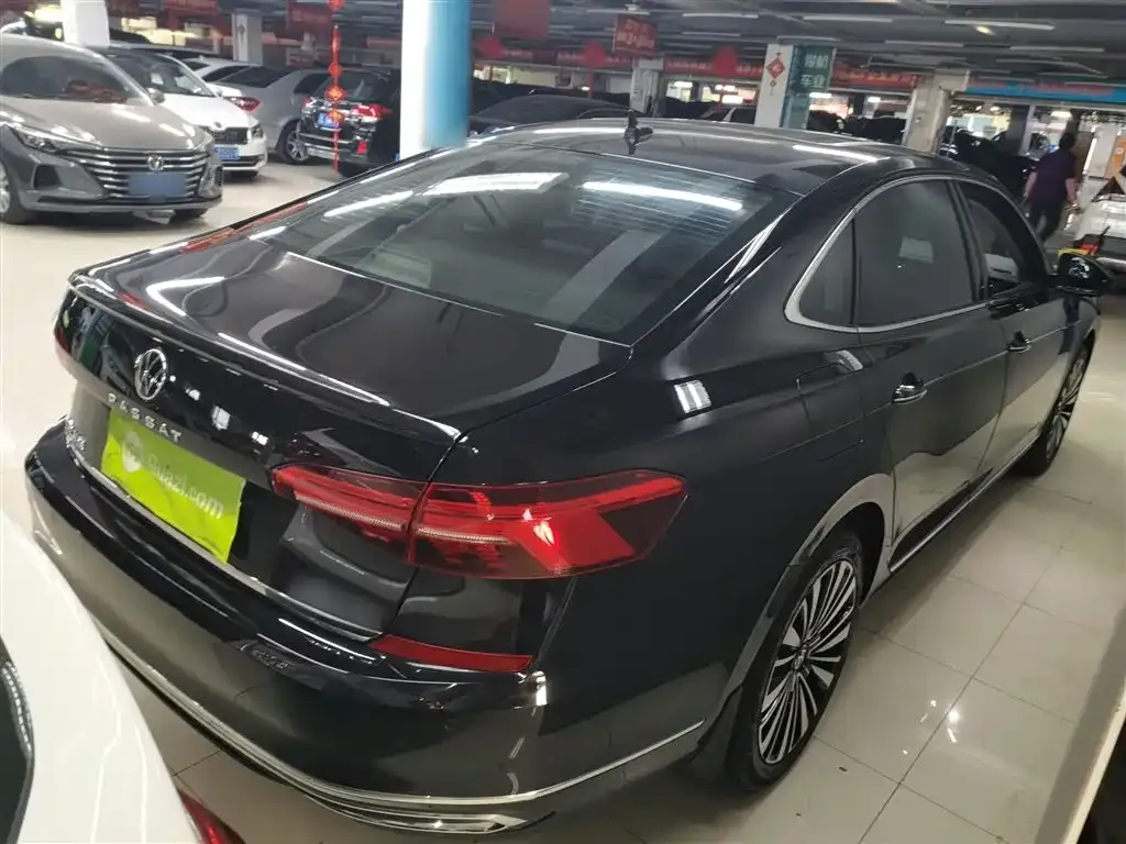 Volkswagen Passat — фото 7