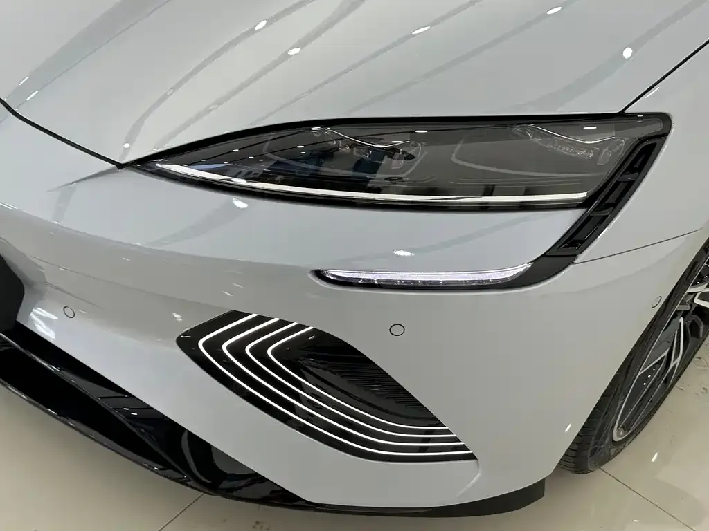 BYD Seal — фото 3