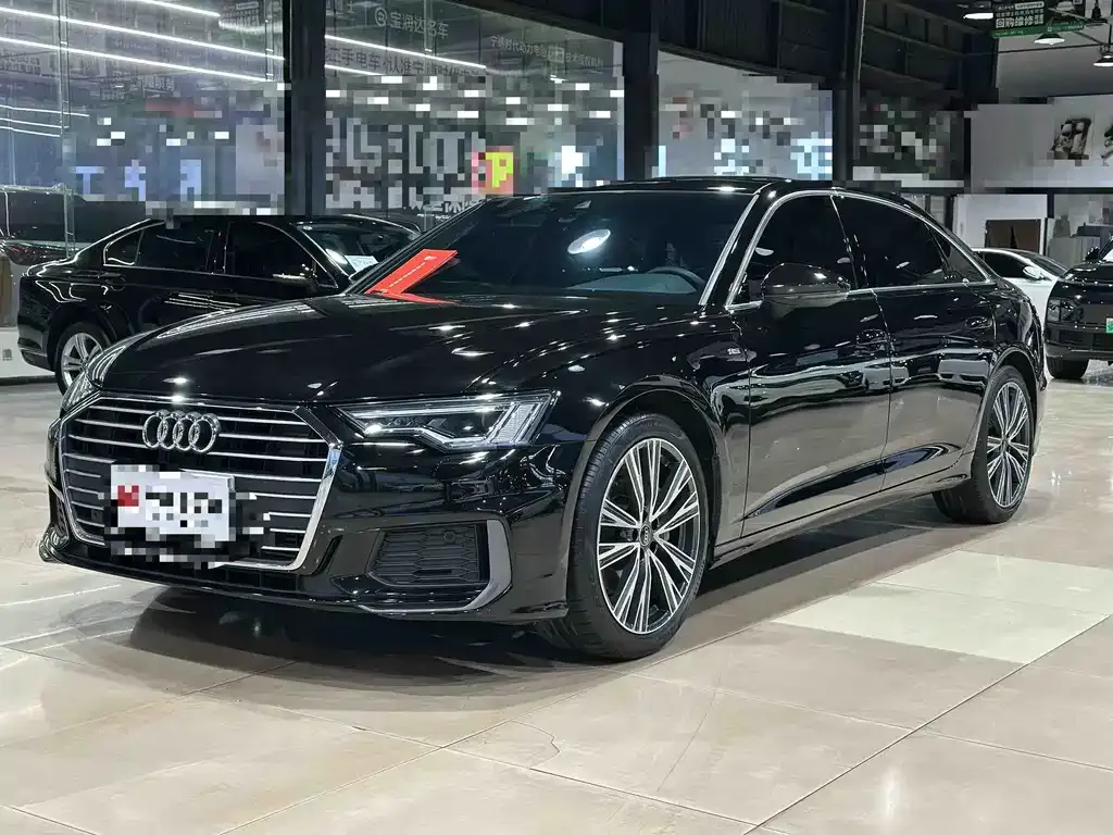 Audi A6L — фото 1