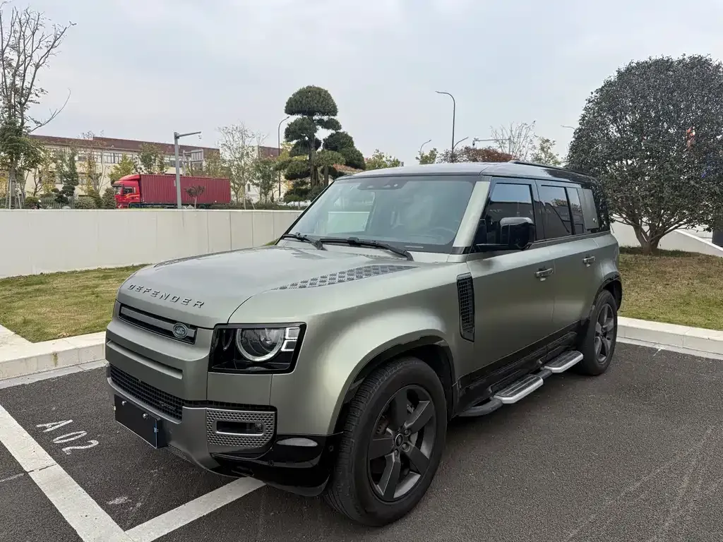 Land Rover Defender — фото 1