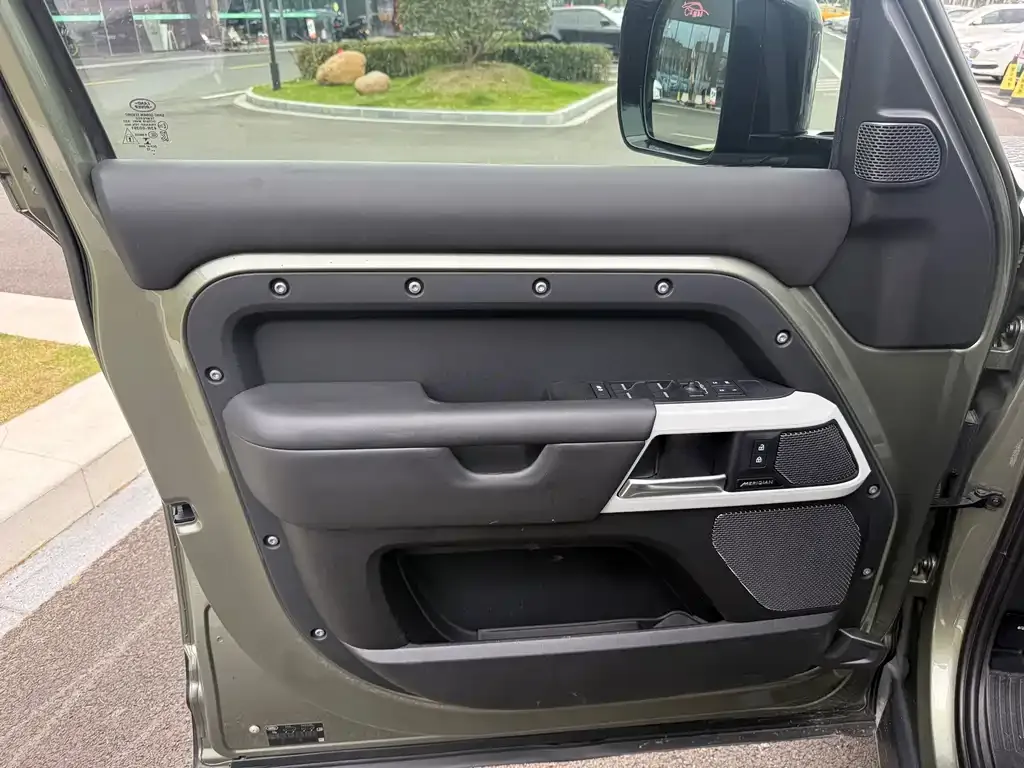 Land Rover Defender — фото 8