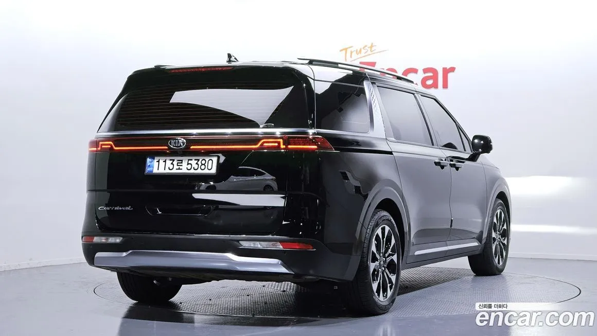 Kia Carnival — фото 6