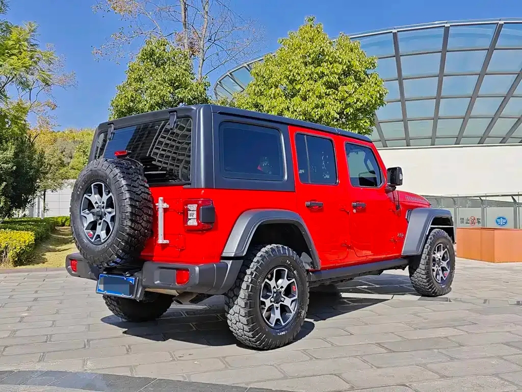Jeep Wrangler — фото 8