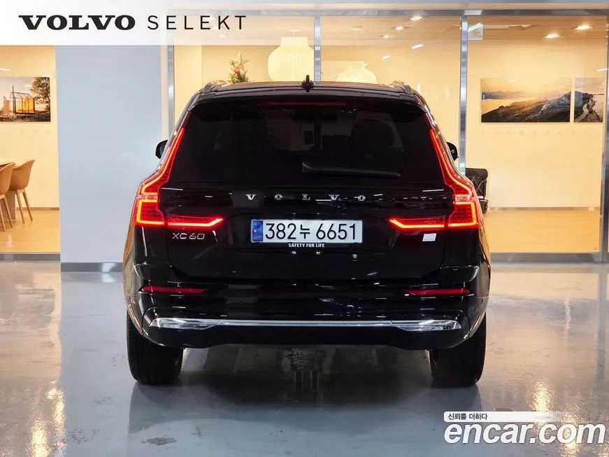 Volvo XC60 — фото 6