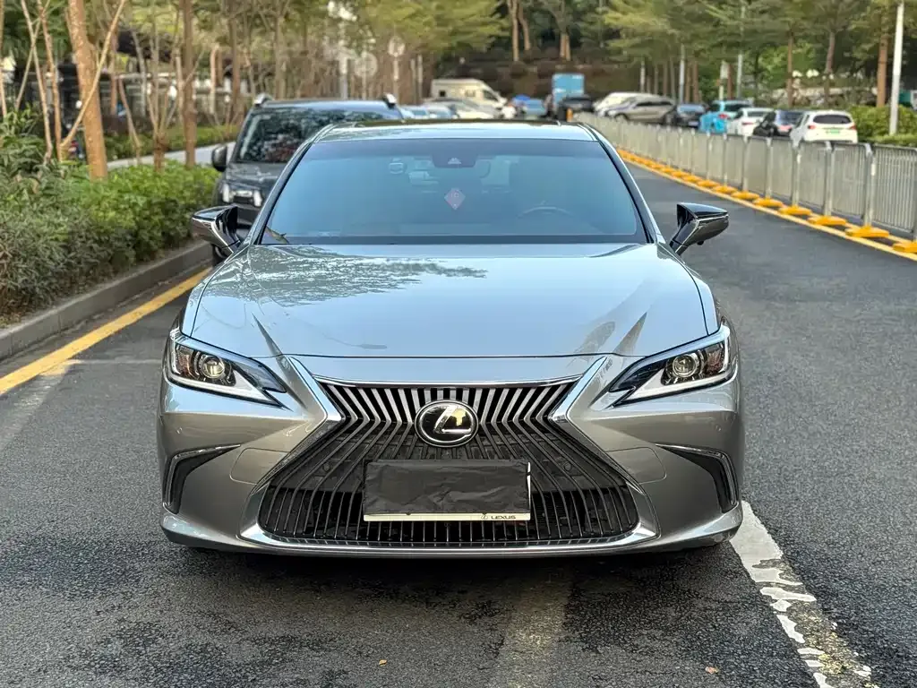 Lexus ES — фото 2