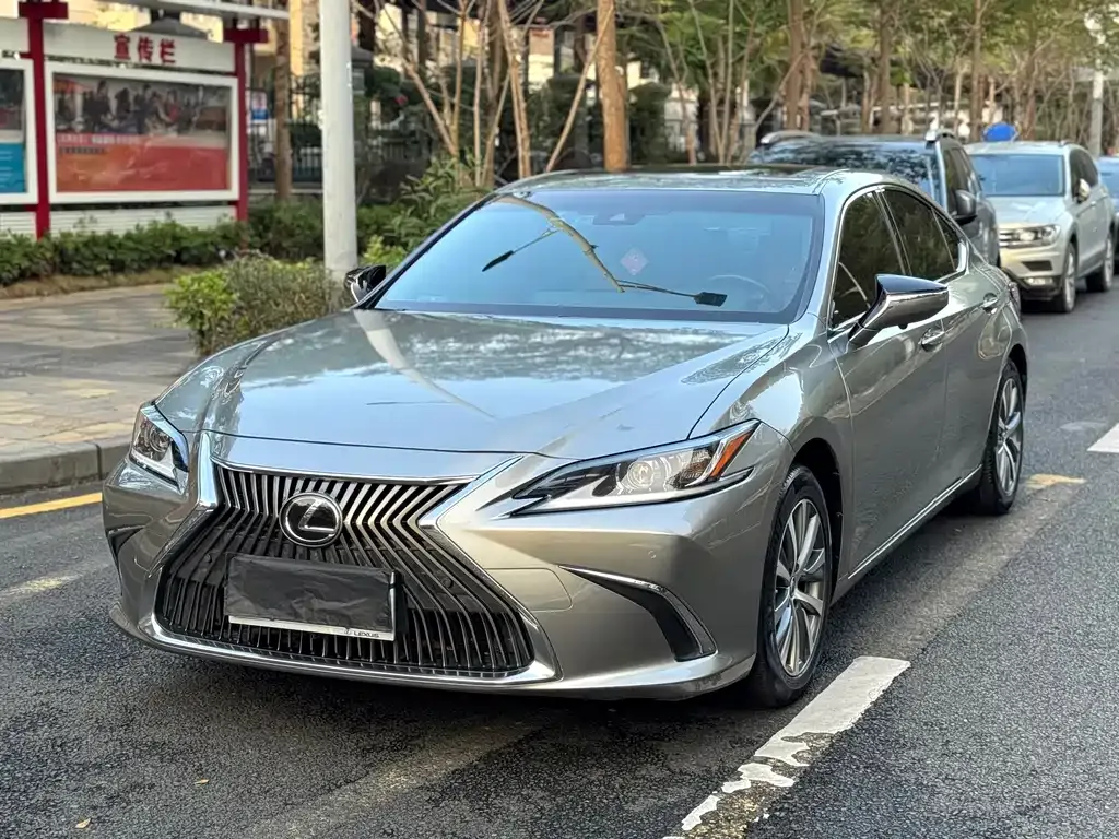Lexus ES — фото 3