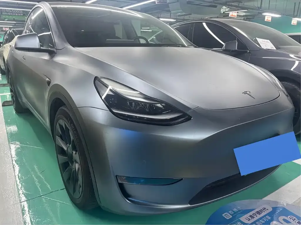 Tesla Model Y — фото 1