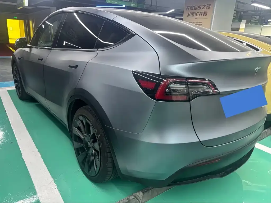 Tesla Model Y — фото 6