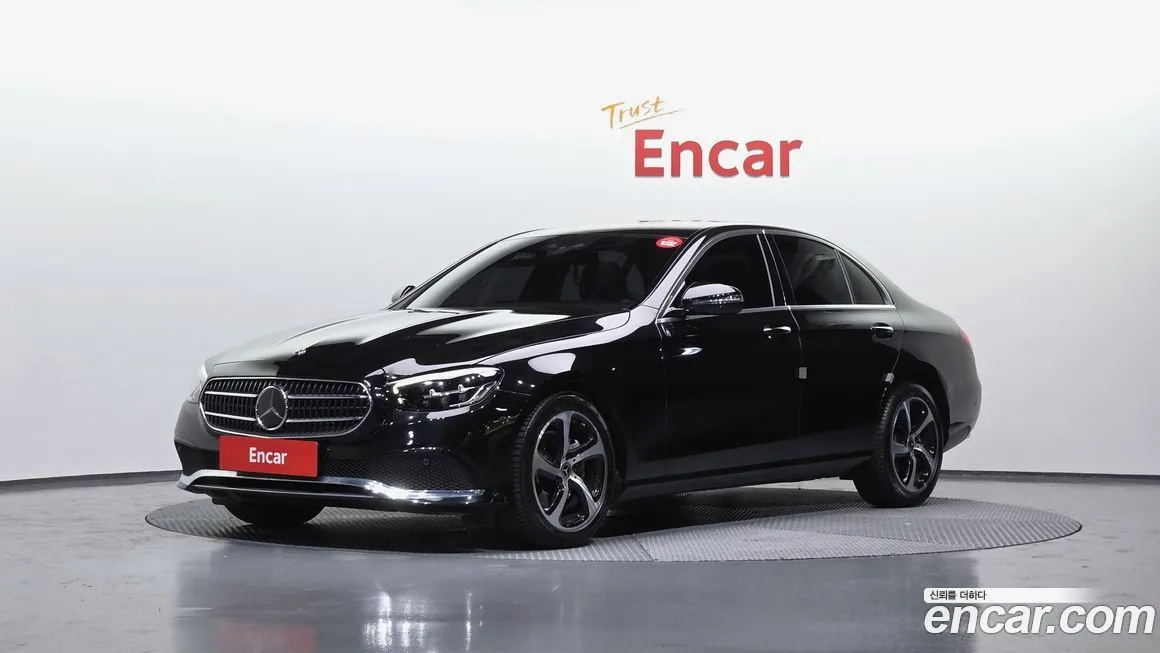Mercedes-Benz E-Class — фото 1