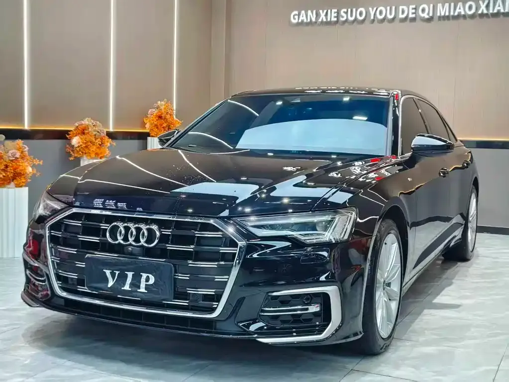 Audi A6L — фото 1
