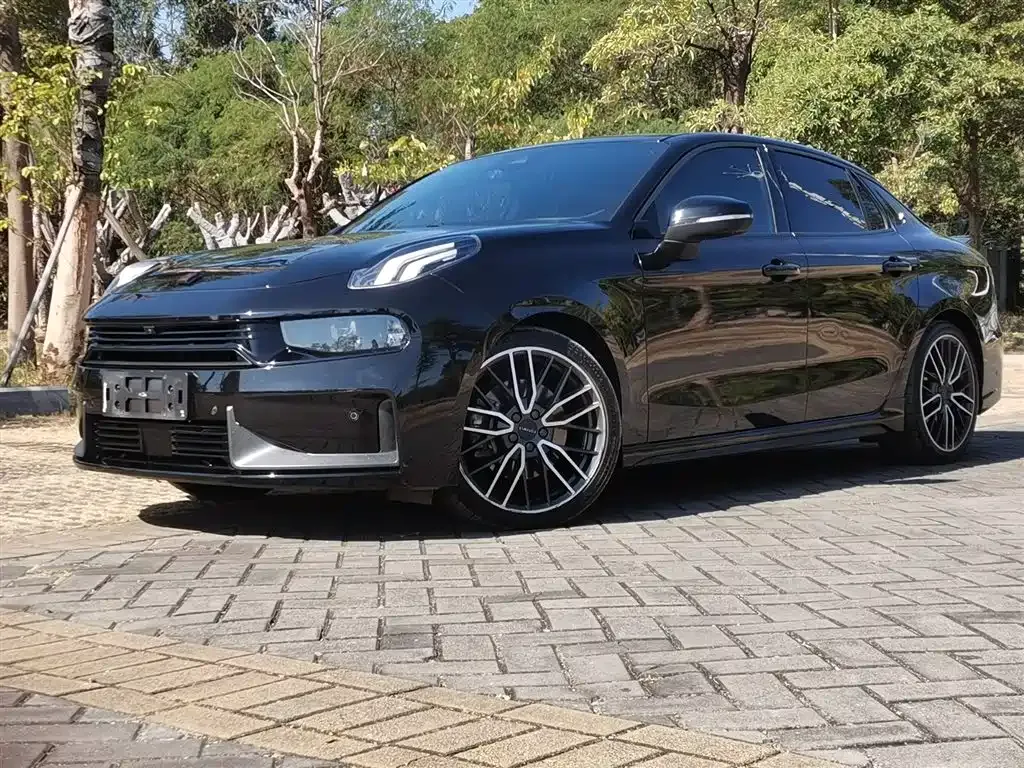 Lynk & Co 03 — фото 1