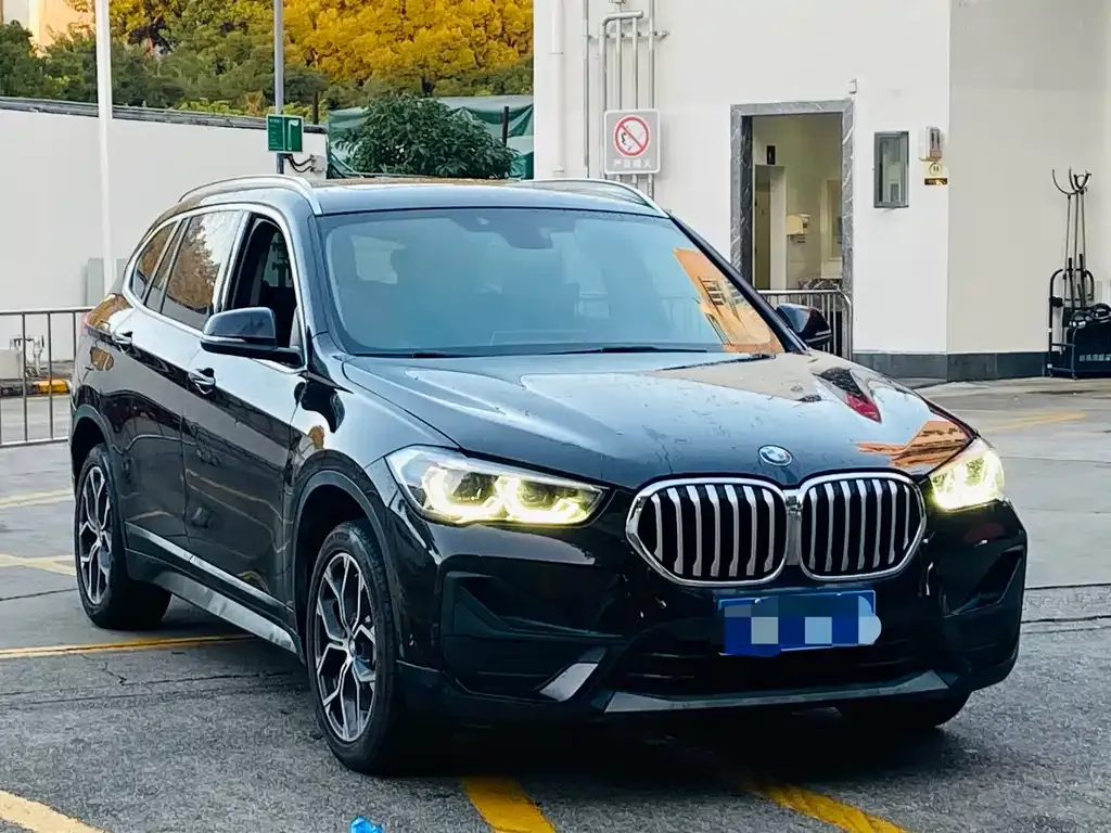 BMW X1 — фото 5