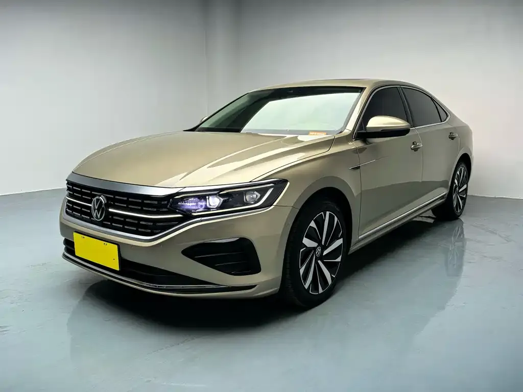Volkswagen Passat — фото 1