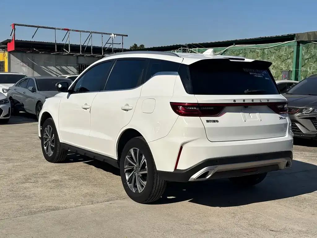 Geely Vision X6 — фото 6