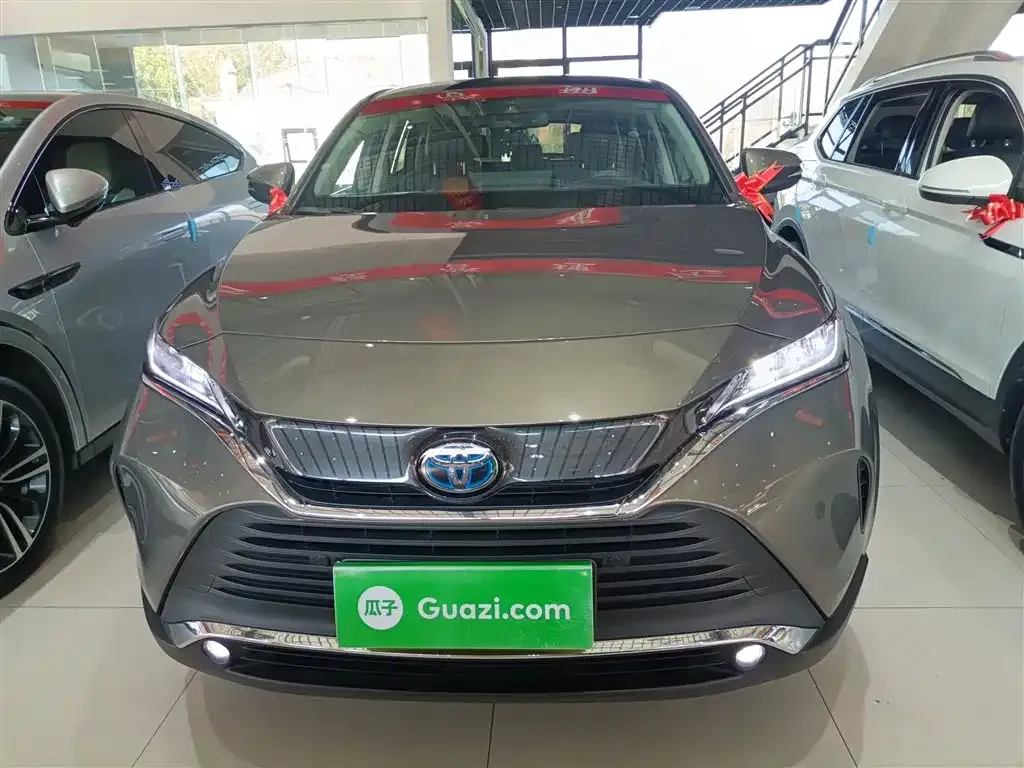 Toyota Harrier — фото 4