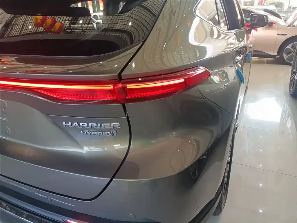 Toyota Harrier — фото 10