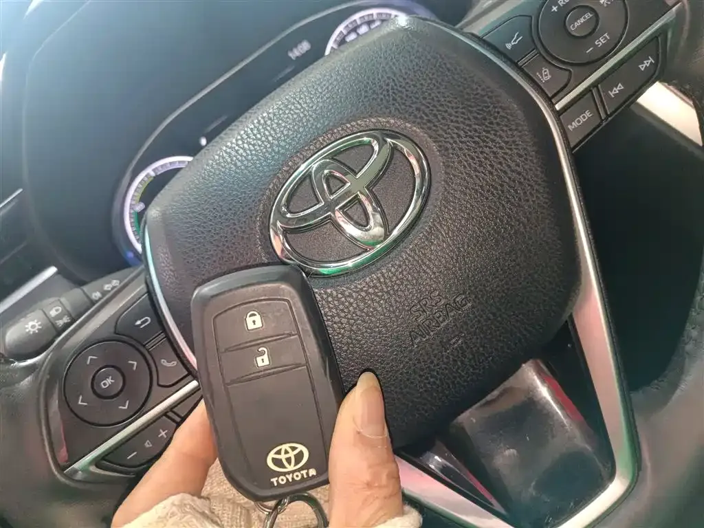 Toyota Harrier — фото 9