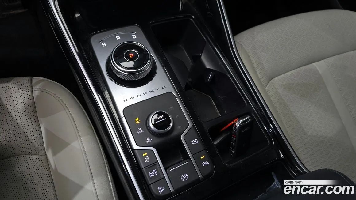 Kia Sorento — фото 10