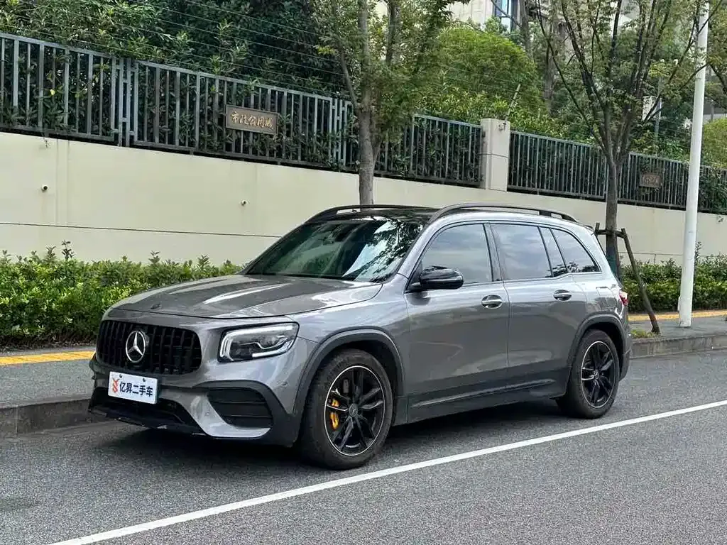 Mercedes-Benz GLB AMG — фото 1