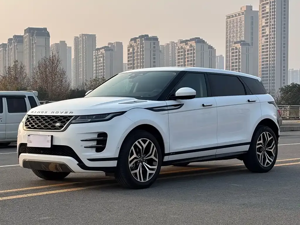 Land Rover Evoque — фото 1