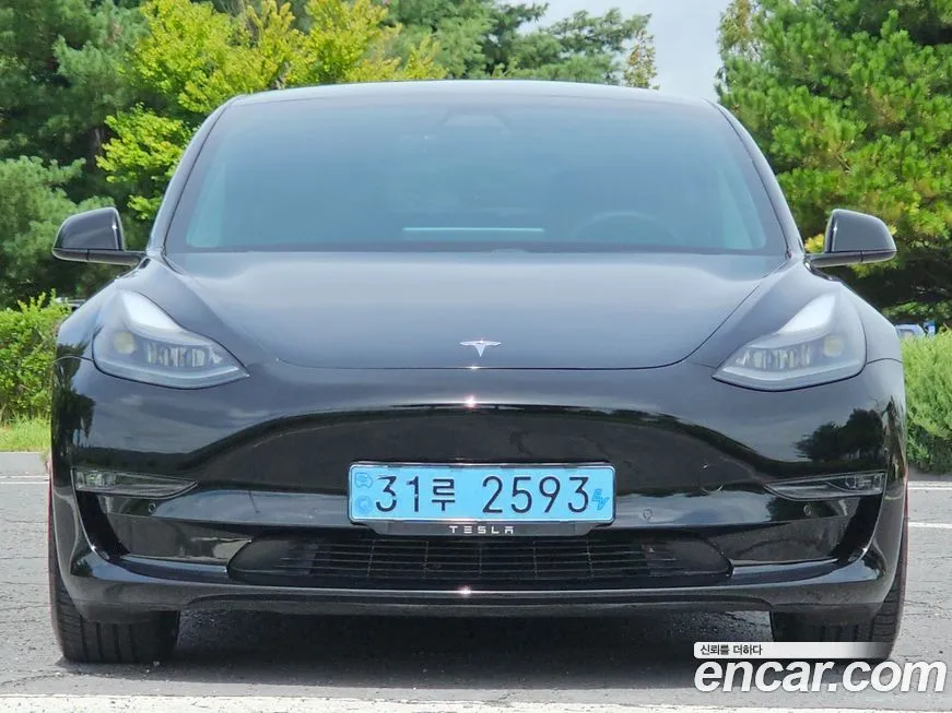 Tesla Model 3 — фото 1