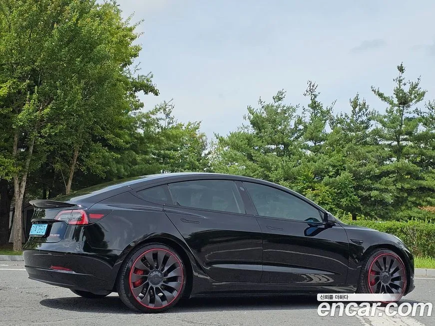 Tesla Model 3 — фото 4