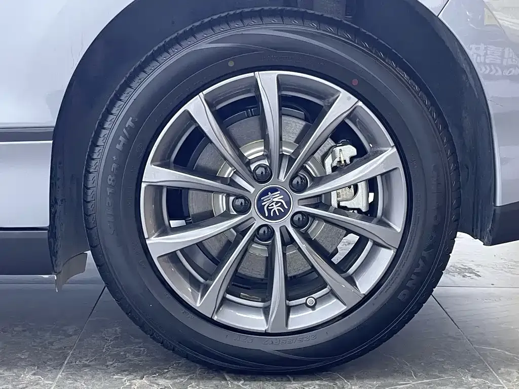 BYD Qin L — фото 6