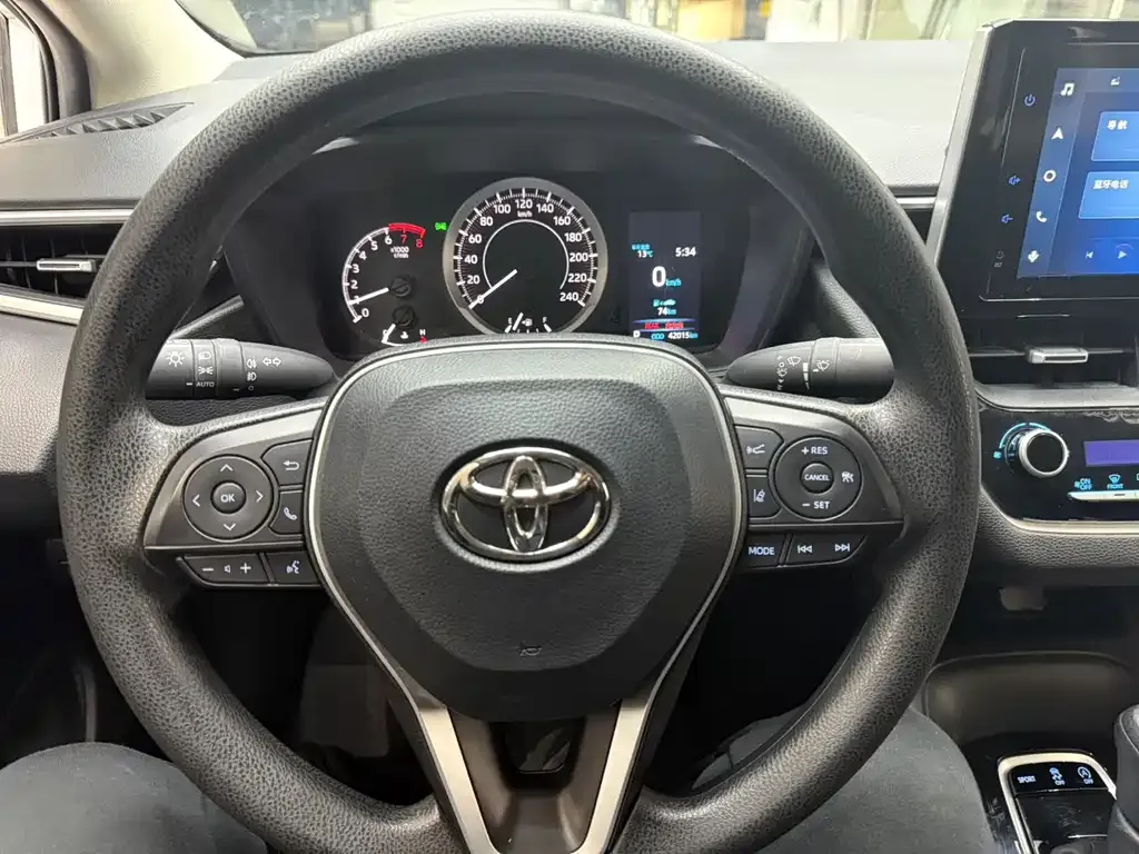 Toyota Corolla — фото 10