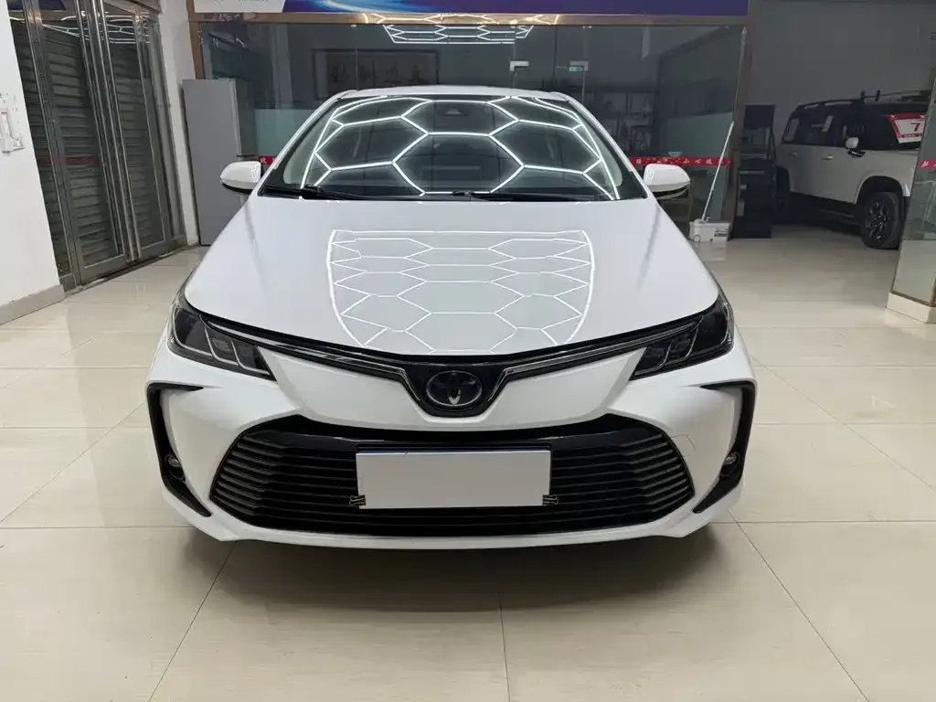 Toyota Corolla — фото 2