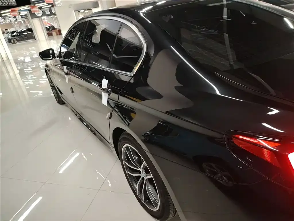 BMW 5 Series New Energy — фото 2