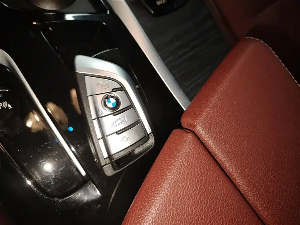 BMW 5 Series New Energy — фото 10