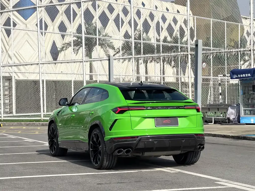 Lamborghini Urus — фото 8
