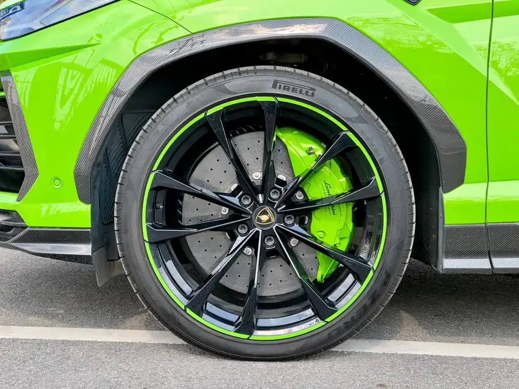Lamborghini Urus — фото 2