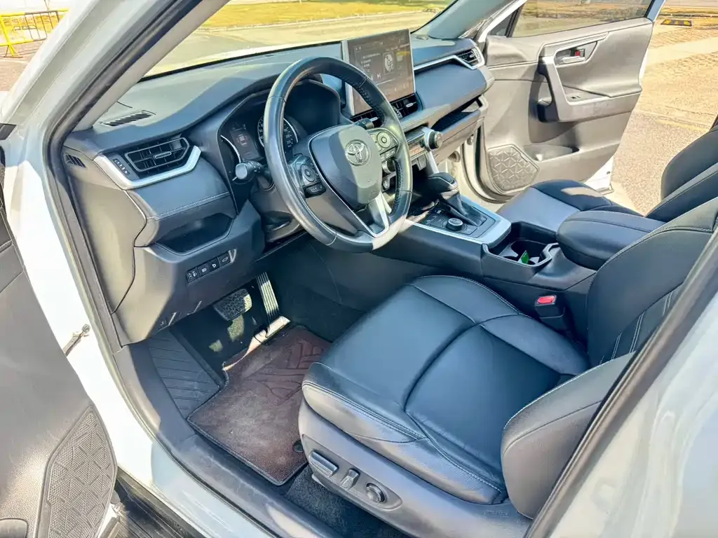 Toyota Wildlander — фото 10
