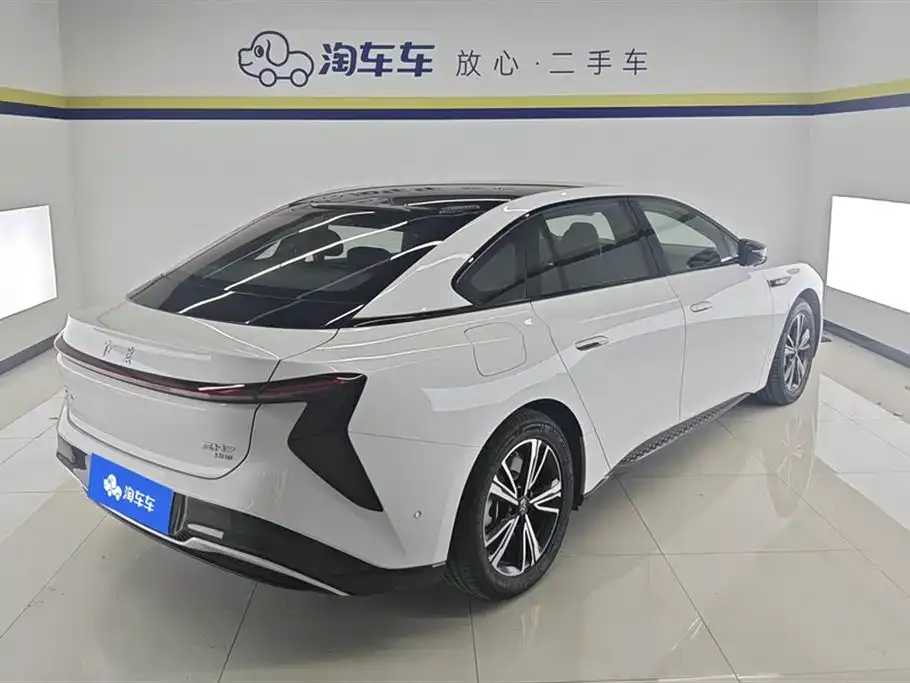 Hongqi EH7 — фото 3