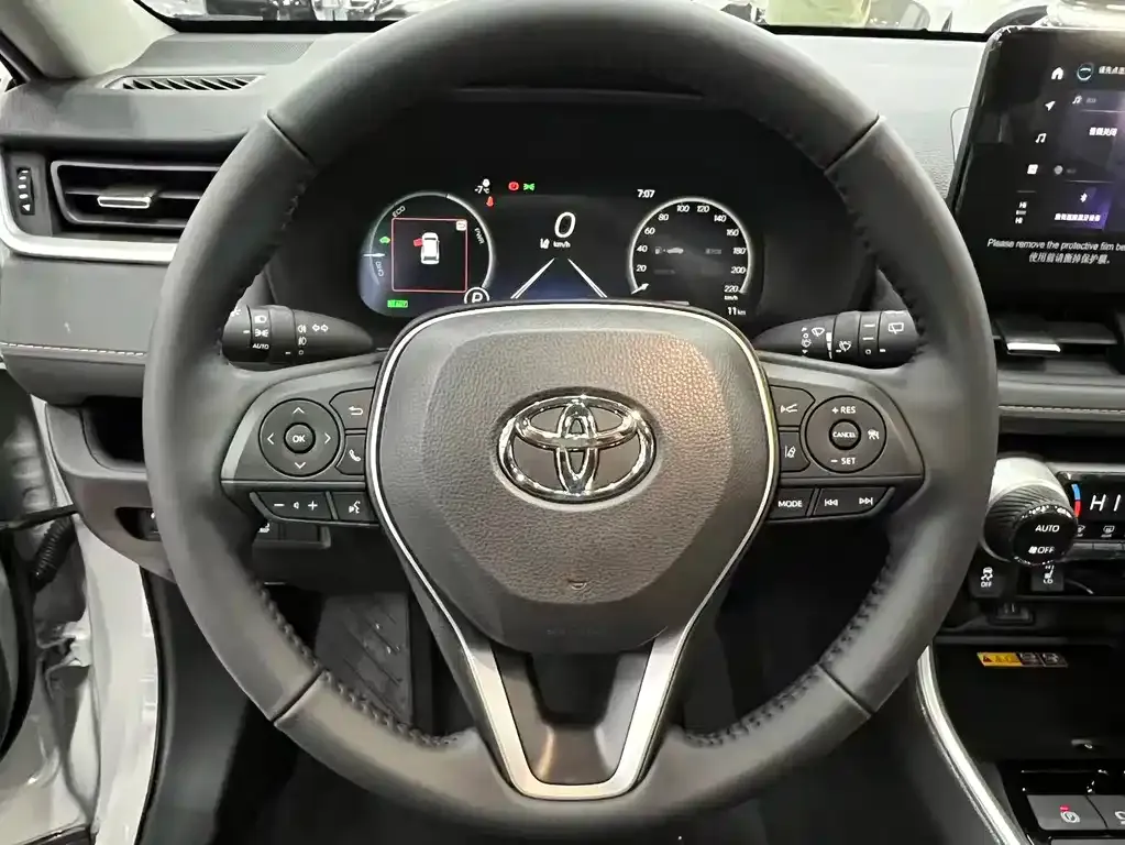 Toyota RAV4 — фото 3