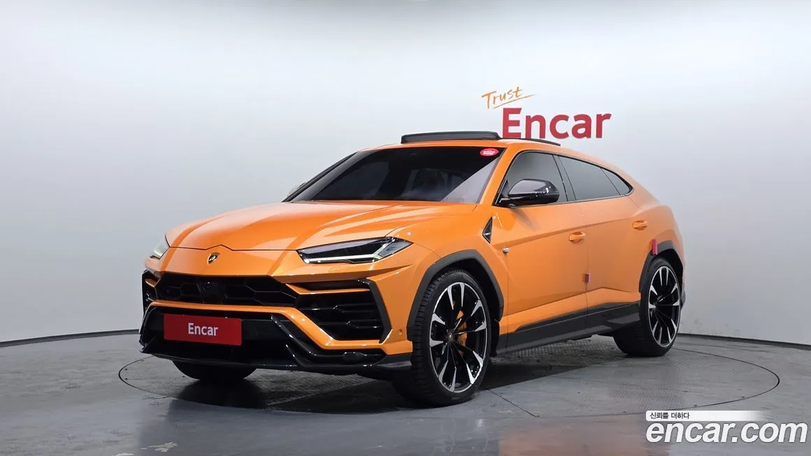 Lamborghini Urus — фото 1