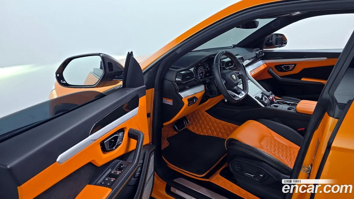 Lamborghini Urus — фото 10