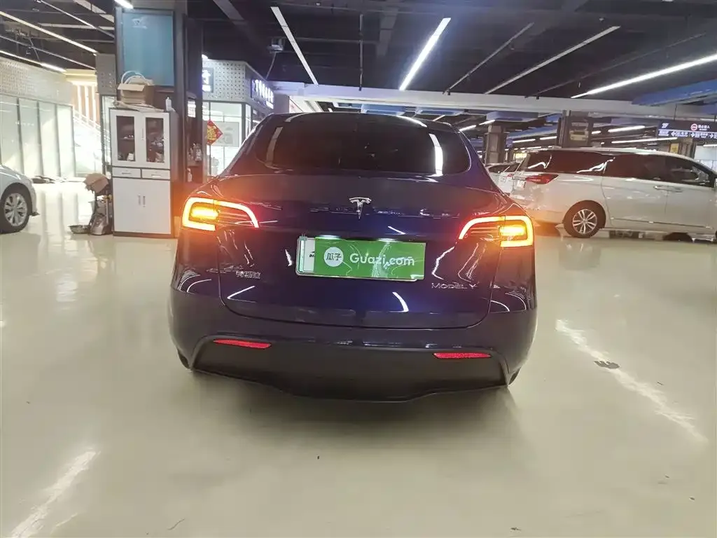 Tesla Model Y — фото 4