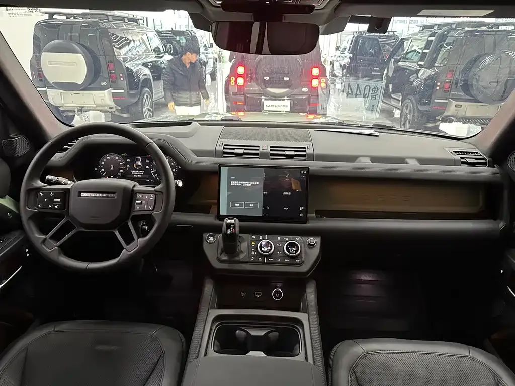 Land Rover Defender — фото 9