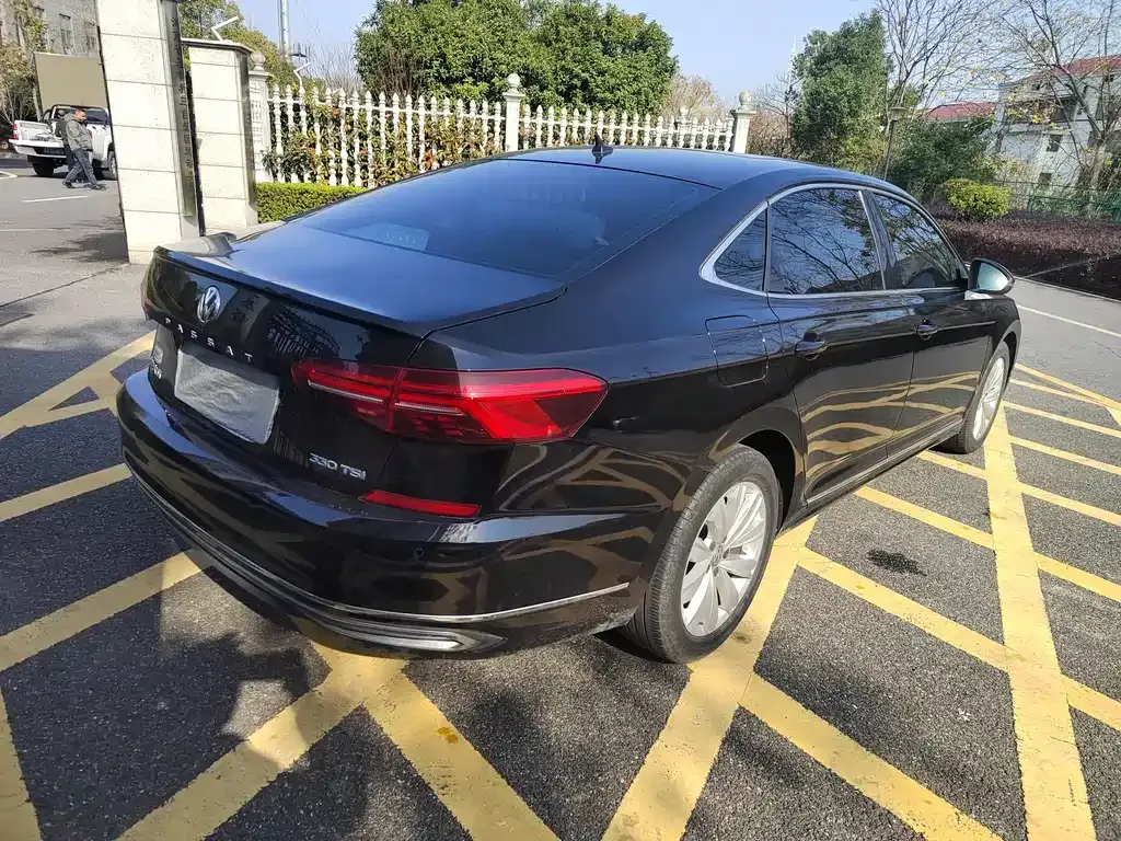Volkswagen Passat — фото 7