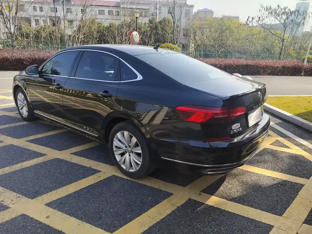 Volkswagen Passat — фото 3