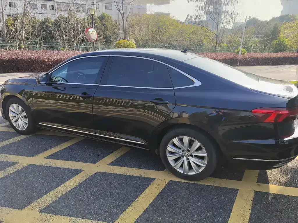 Volkswagen Passat — фото 5