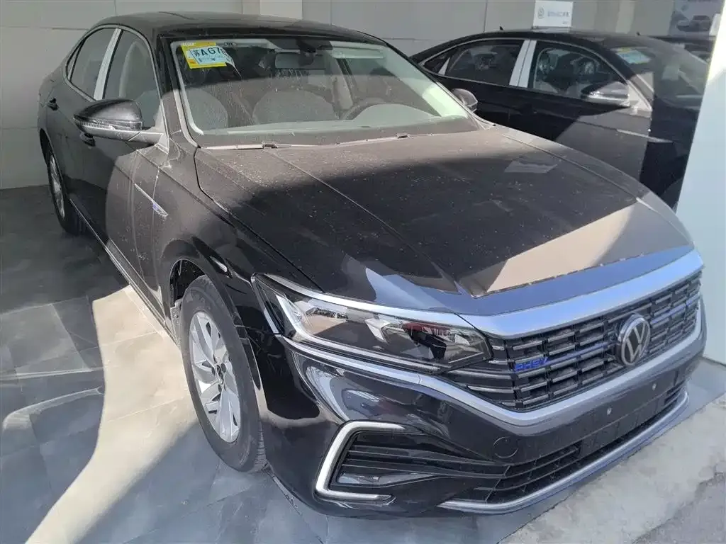 Volkswagen Passat New Energy — фото 7