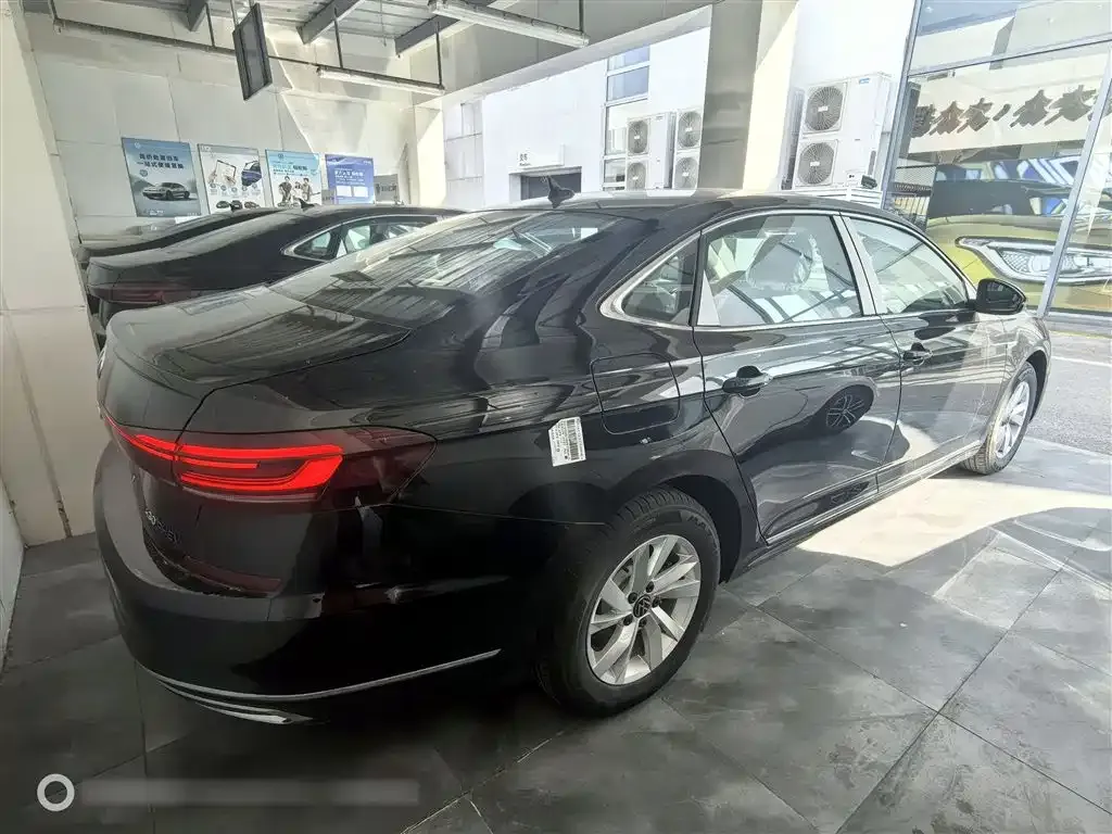 Volkswagen Passat New Energy — фото 4