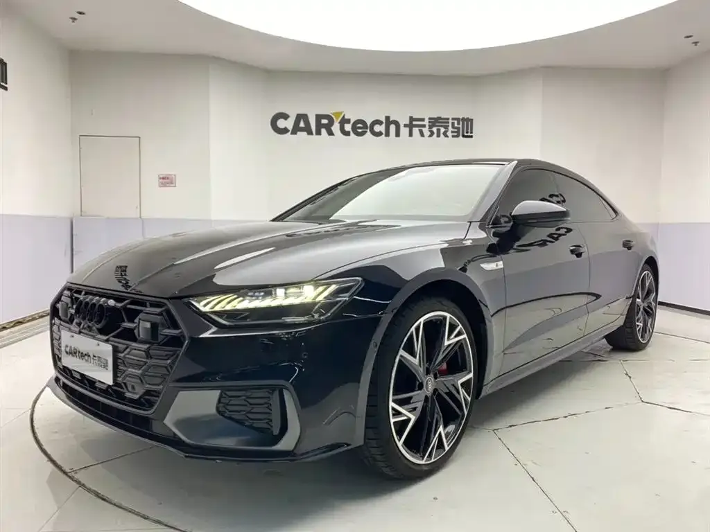 Audi A7L — фото 1