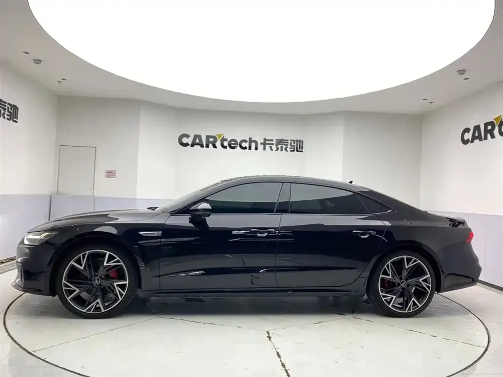 Audi A7L — фото 2