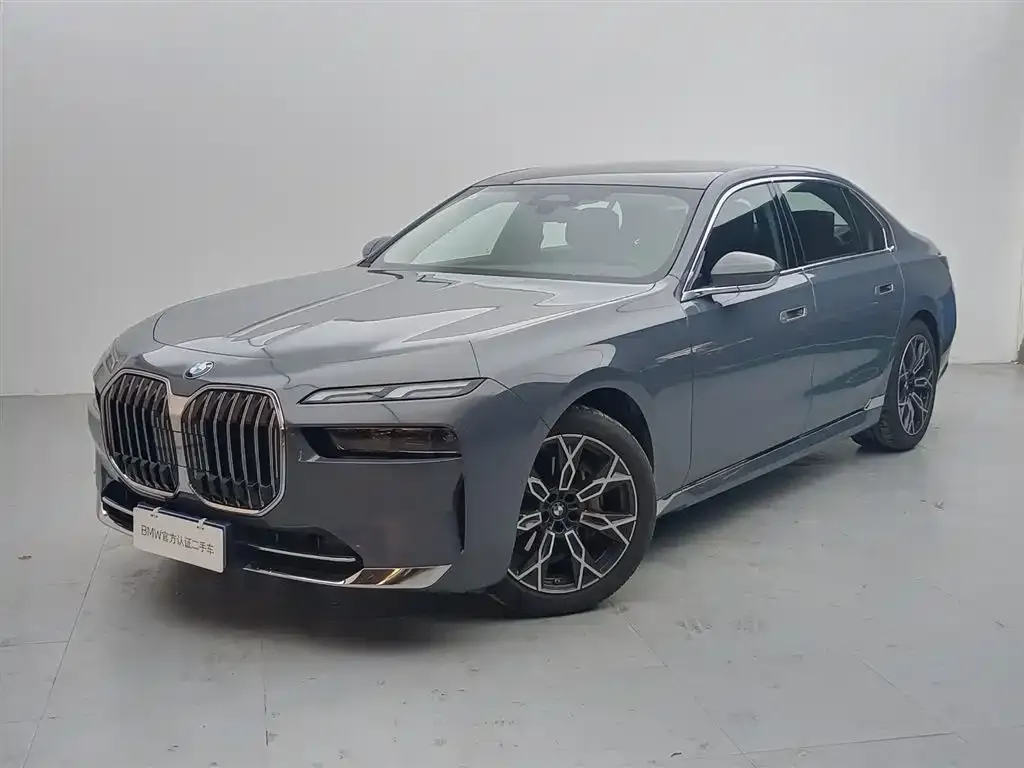 BMW 7 Series — фото 1