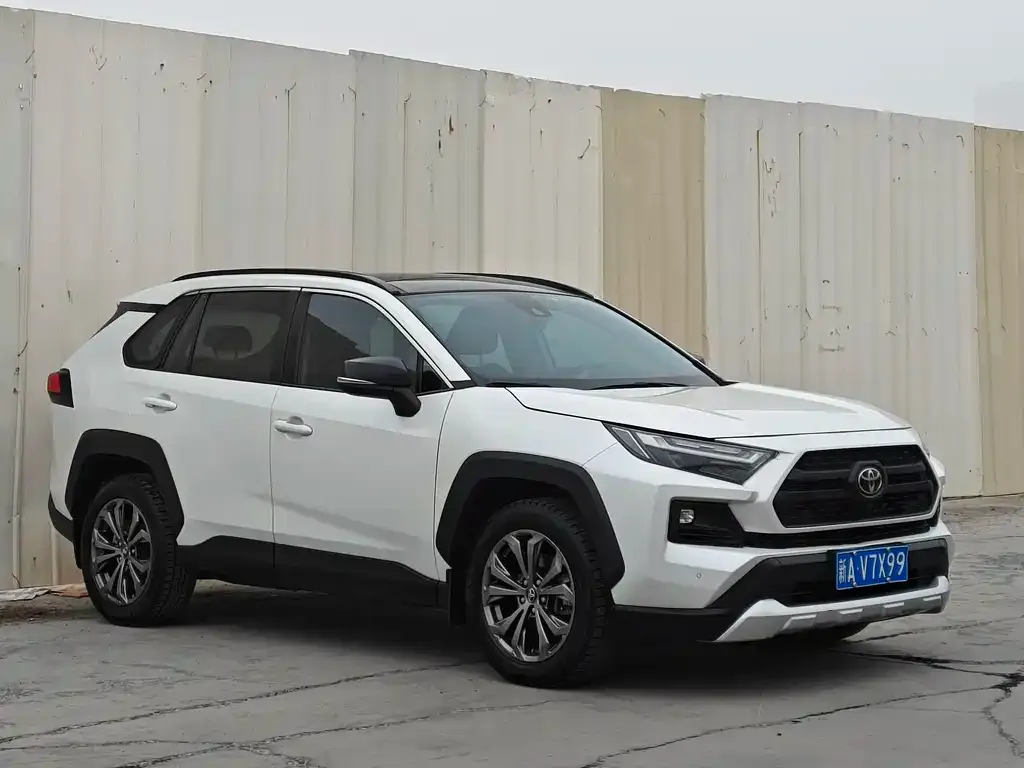 Toyota RAV4 — фото 3